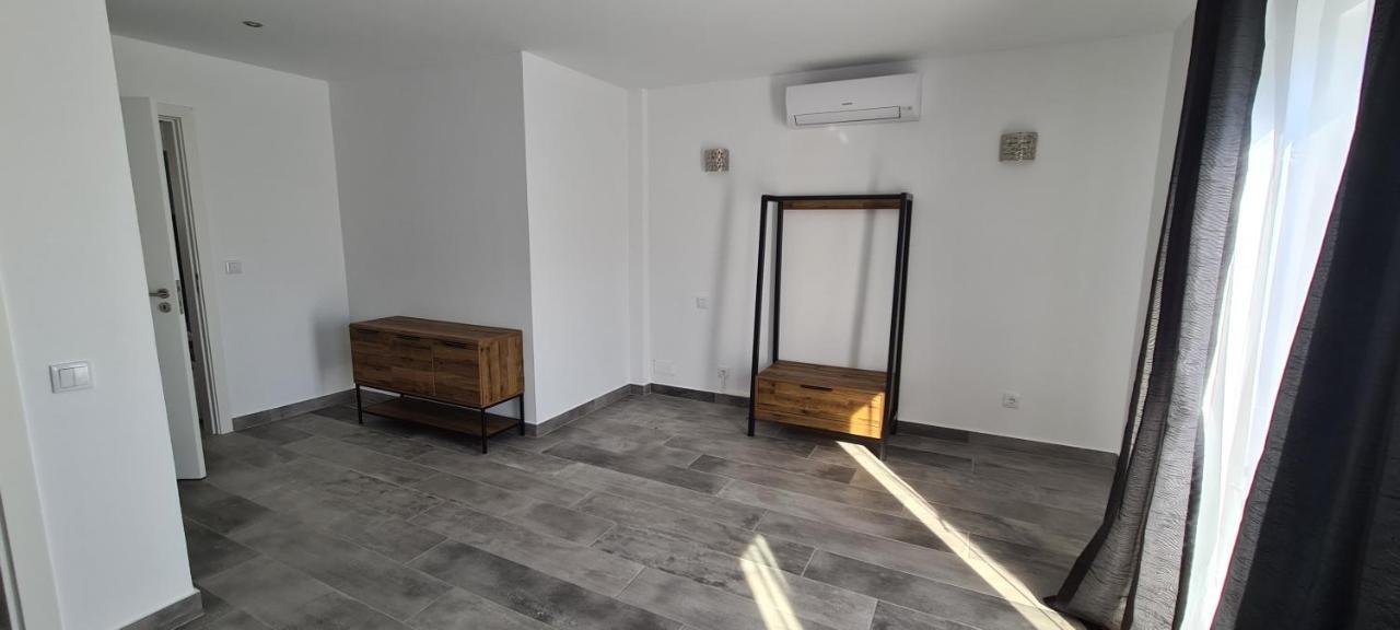 Oura - Large Villa - Private Pool - 5 Bedrooms البوفيرا المظهر الخارجي الصورة